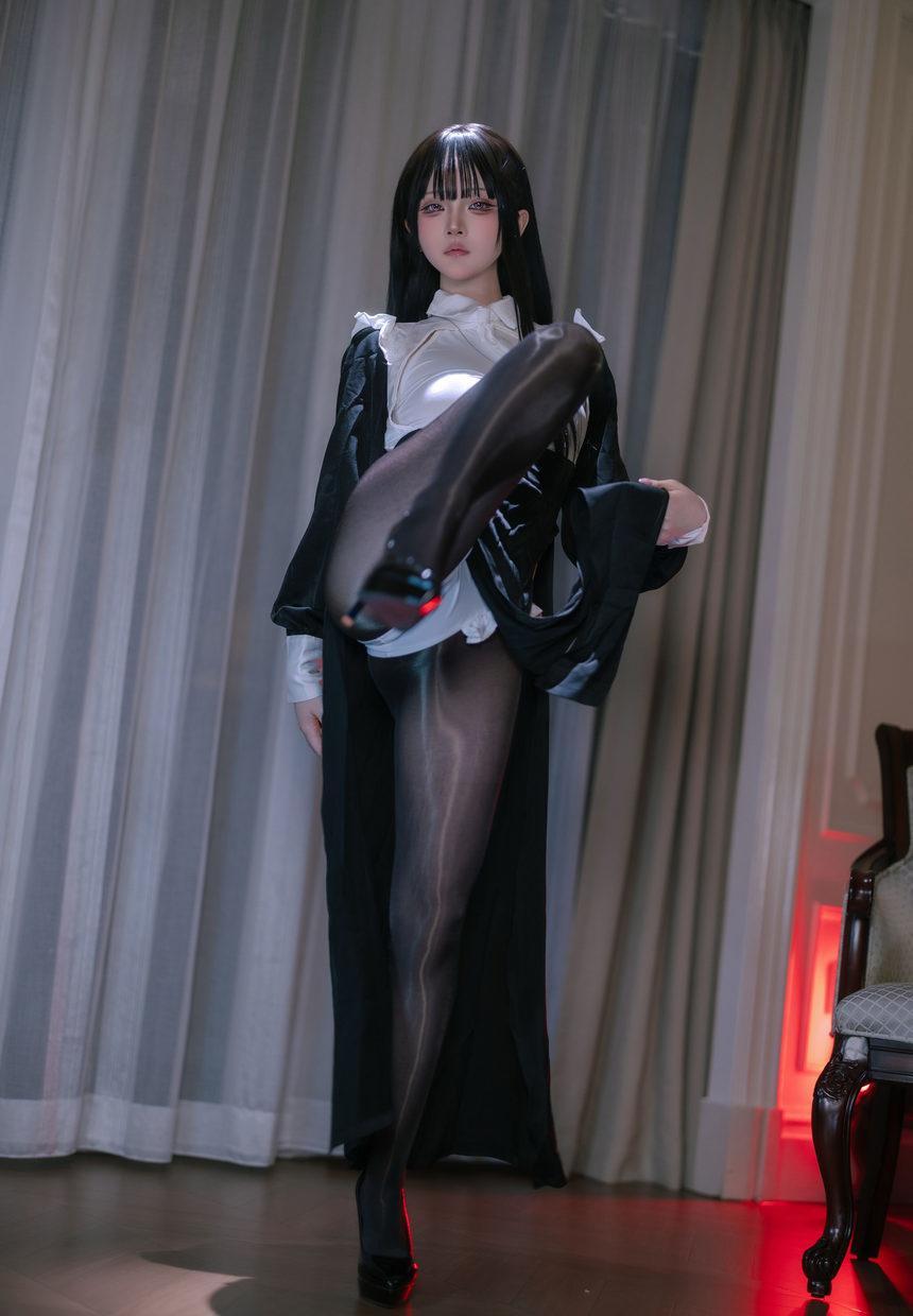 屿鱼 –  黑丝修女[40P-82.5M]