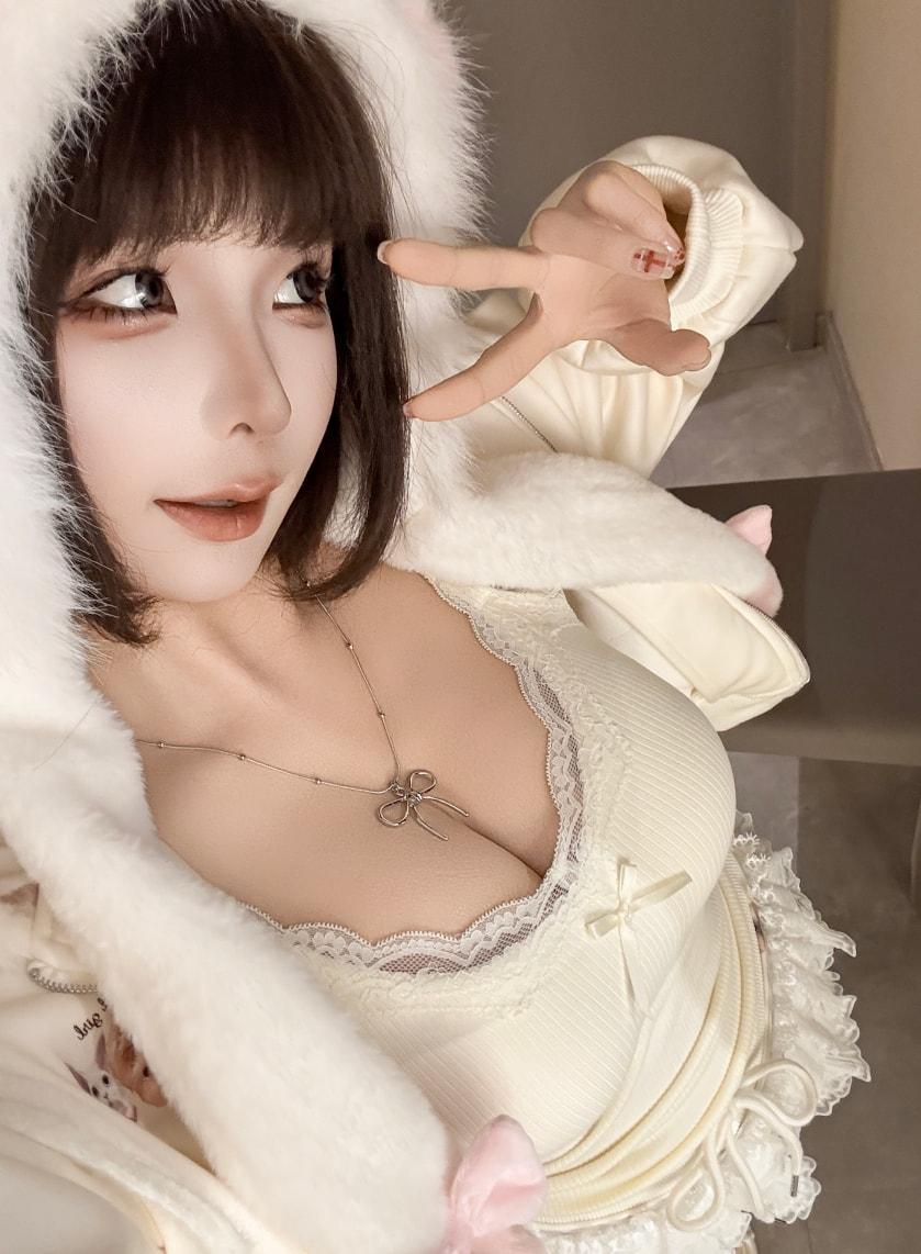 蠢沫沫 2025年07月自拍-超级漂亮