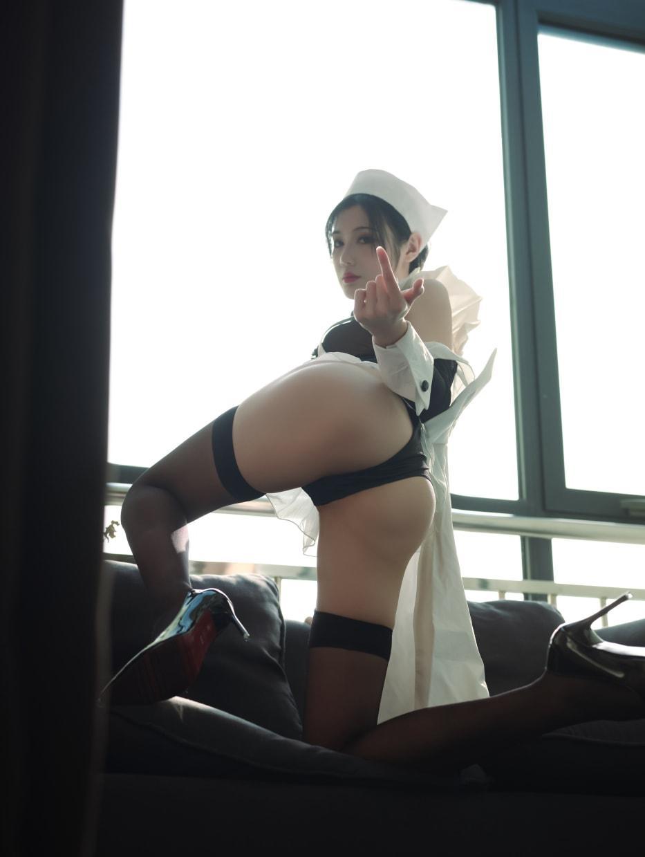 一米八的大梨子 吊带袜女仆-作品推荐