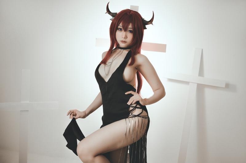 三刀刀miido 明日方舟 史尔特尔【20P-126MB】-精美资源